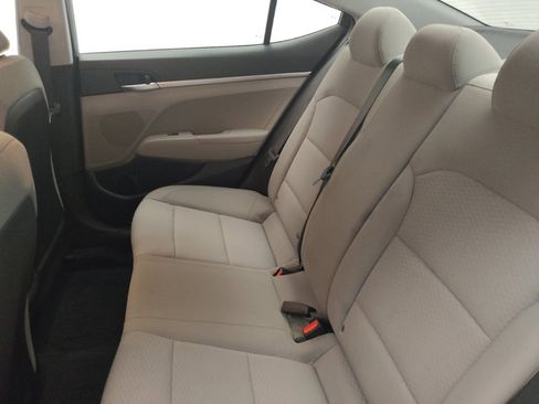 Used 2020 Hyundai Elantra SE FWD image 18