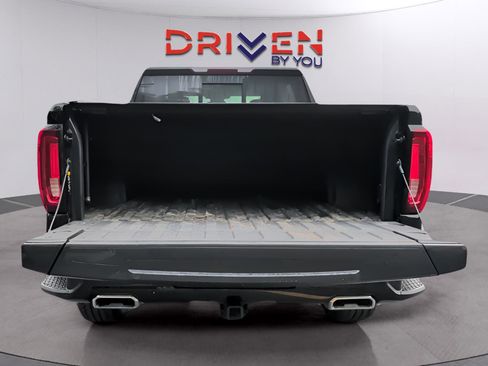 Used 2024 GMC Sierra 1500 AT4 w/ AT4 Premium Package image 9