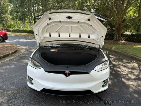 Used 2018 Tesla Model X 75D AWD/4WD image 4