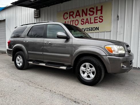 Used 2006 Toyota Sequoia SR5 image 2