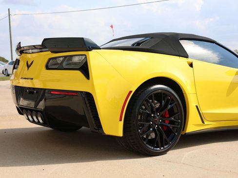 Used 2016 Chevrolet Corvette Z06 w/ 2LZ Preferred Equipment Group image 4