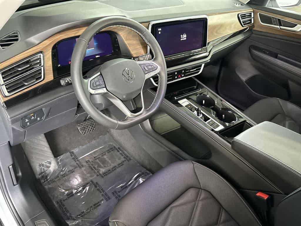Used 2026 Volkswagen Atlas SE FWD image 13