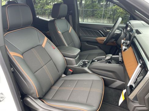 New 2025 GMC Canyon AT4 w/ Nightfall Edition AWD/4WD image 60