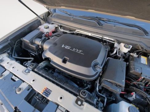 Used 2022 Chevrolet Colorado ZR2 w/ ZR2 Dusk Special Edition image 9