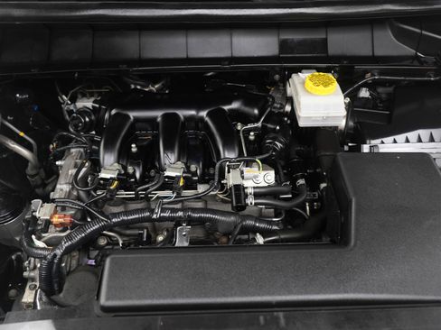 Used 2023 Nissan Pathfinder SV image 30