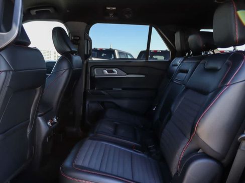 Certified 2025 Ford Explorer ST-Line w/ ST-Line Street Pack AWD/4WD image 18