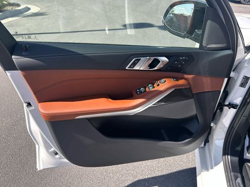 Used 2026 BMW X7 M60i image 28