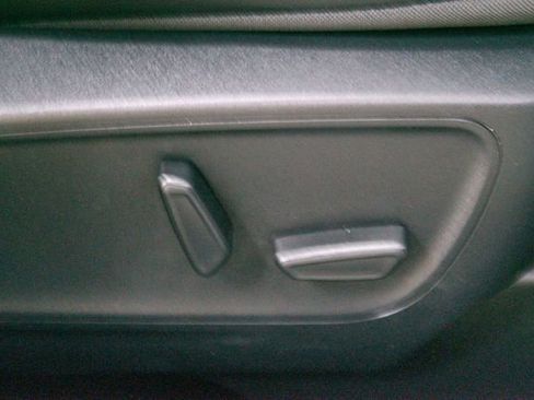 Used 2025 Ford Escape Platinum AWD/4WD image 12