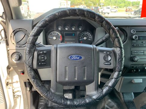 Used 2016 Ford F550 4x4 Crew Cab Super Duty image 11