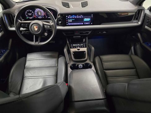 Used 2024 Porsche Cayenne image 20
