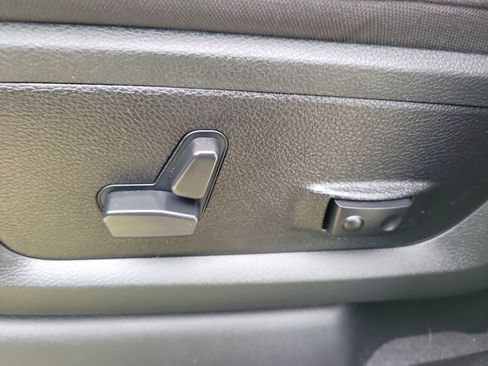 Used 2026 RAM 2500 Big Horn AWD/4WD image 12