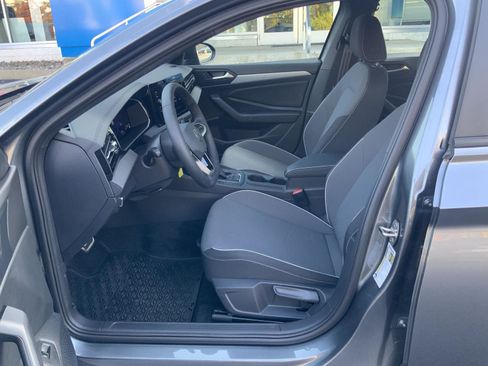 Used 2025 Volkswagen Jetta Sport image 10