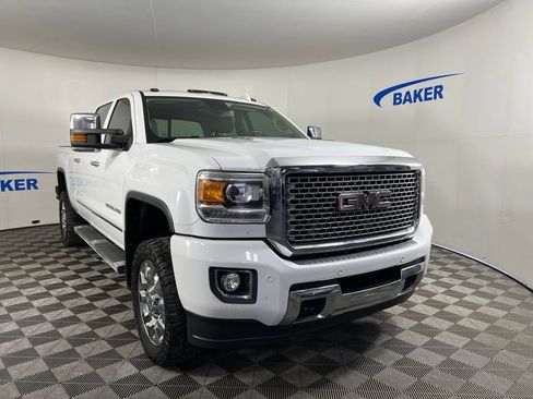 Used 2015 GMC Sierra 2500 Denali w/ Duramax Plus Package AWD/4WD image 8