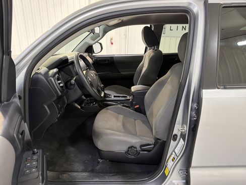 Used 2020 Toyota Tacoma SR w/ SR Convenience Package image 10