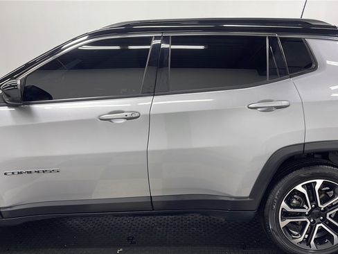 Used 2023 Jeep Compass Limited AWD/4WD image 13
