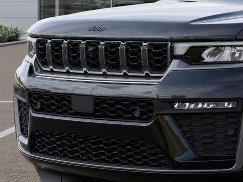 New 2026 Jeep Grand Cherokee L Limited AWD/4WD image 11
