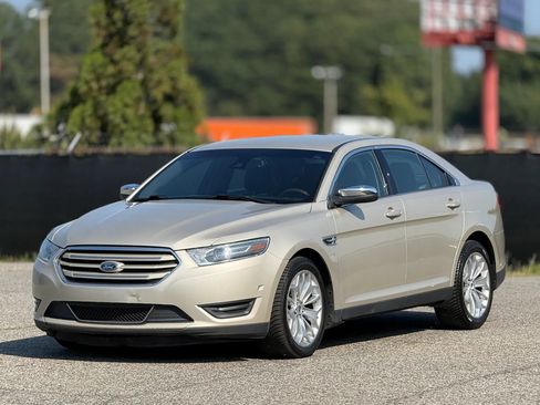 Used 2018 Ford Taurus Limited w/ Driver Assist Package AWD/4WD image 6