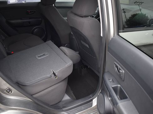 Used 2013 Kia Soul FWD image 16