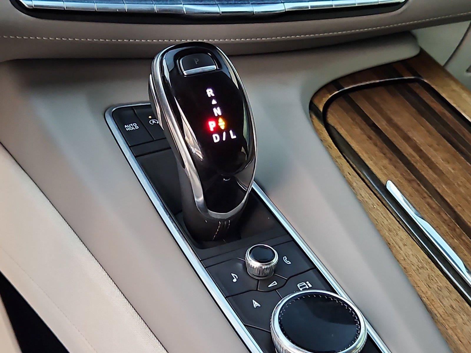 Used 2022 Cadillac Escalade ESV Premium Luxury Platinum AWD/4WD image 23