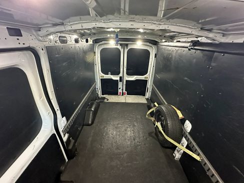 Used 2018 Ford Transit 250 148 Medium Roof RWD image 24