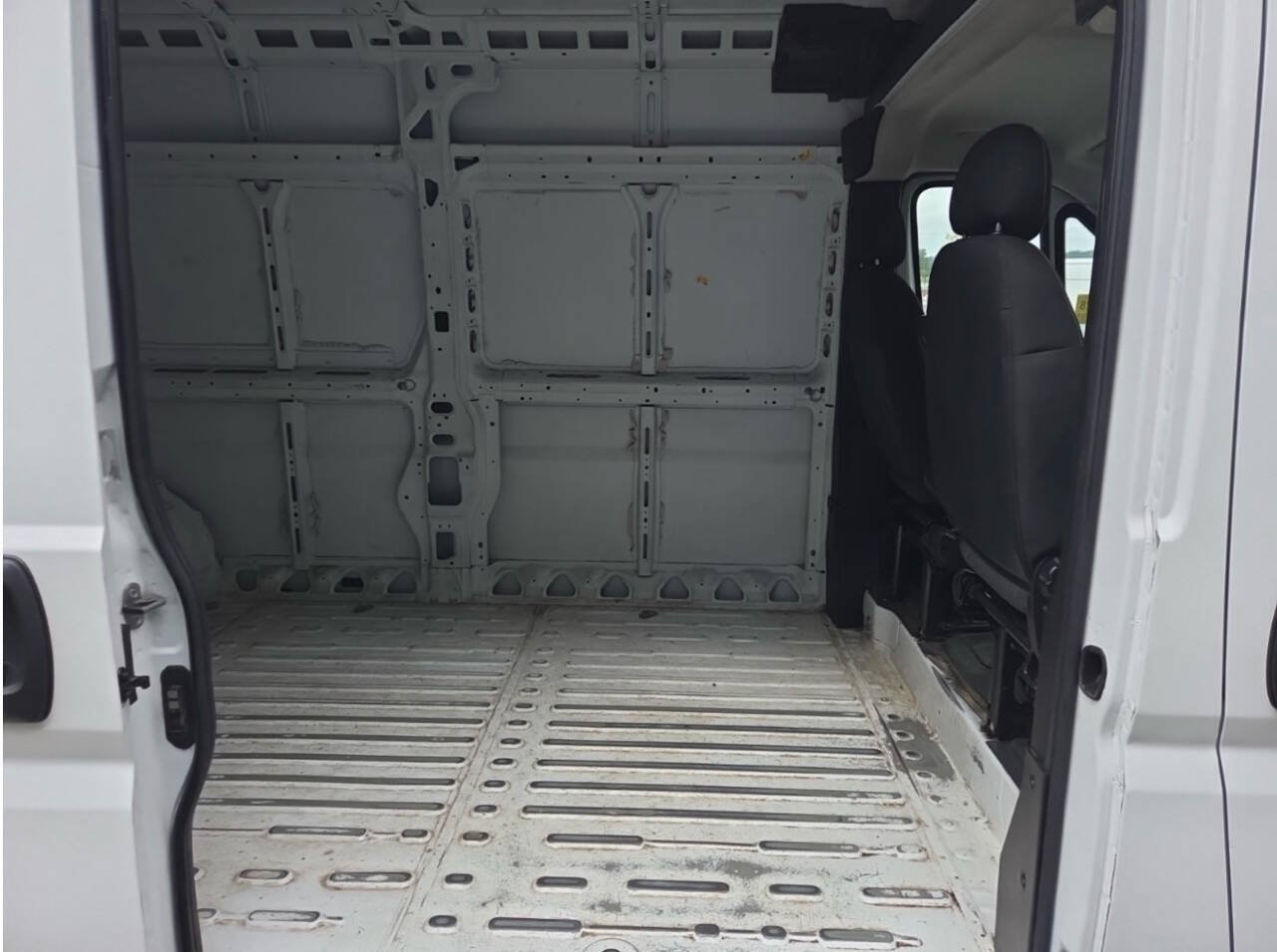 Used 2023 RAM ProMaster 3500 FWD image 11