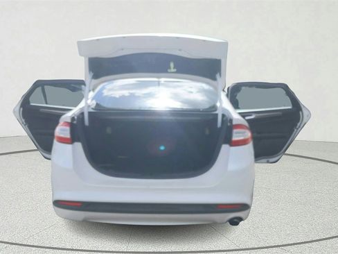 Used 2014 Ford Fusion SE w/ Equipment Group 202A image 12