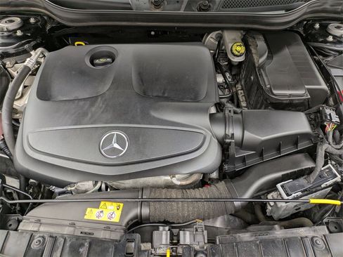 Used 2018 Mercedes-Benz GLA 250 4MATIC image 35