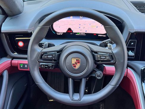 Used 2025 Porsche Panamera 4S w/ Premium Package image 21