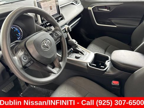 Used 2025 Toyota RAV4 XLE AWD/4WD image 10