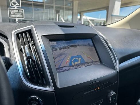 Used 2019 Ford Edge SEL w/ Equipment Group 201A FWD image 5