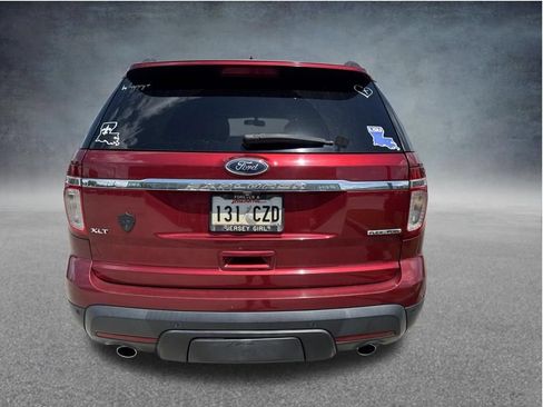 Used 2014 Ford Explorer XLT w/ Equipment Group 202A FWD image 7