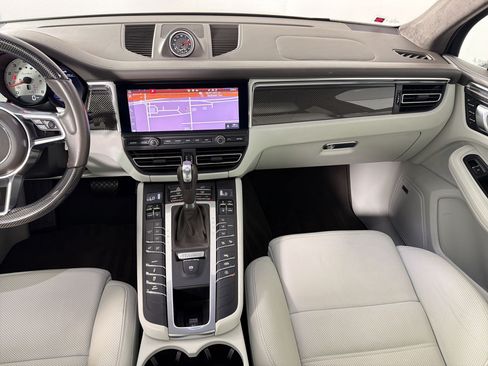 Certified 2021 Porsche Macan Turbo w/ Premium Package Plus (PF0) AWD/4WD image 28