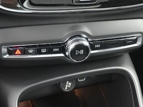 New 2025 Volvo XC40 B5 Core w/ Climate Package AWD/4WD image 15