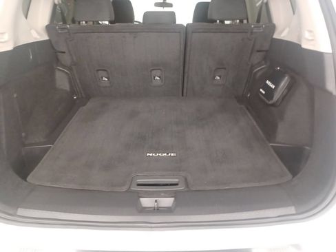 Used 2024 Nissan Rogue SV FWD image 10
