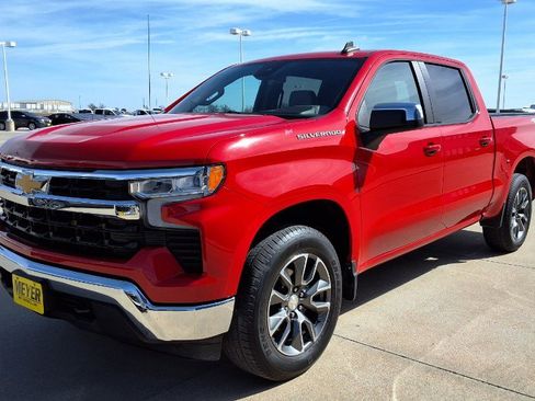 Used 2022 Chevrolet Silverado 1500 LT image 4