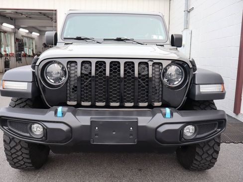 Used 2023 Jeep Wrangler Unlimited w/ Cold Weather Group AWD/4WD image 2