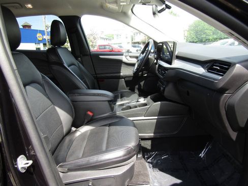 Used 2025 Ford Escape Platinum AWD/4WD image 13