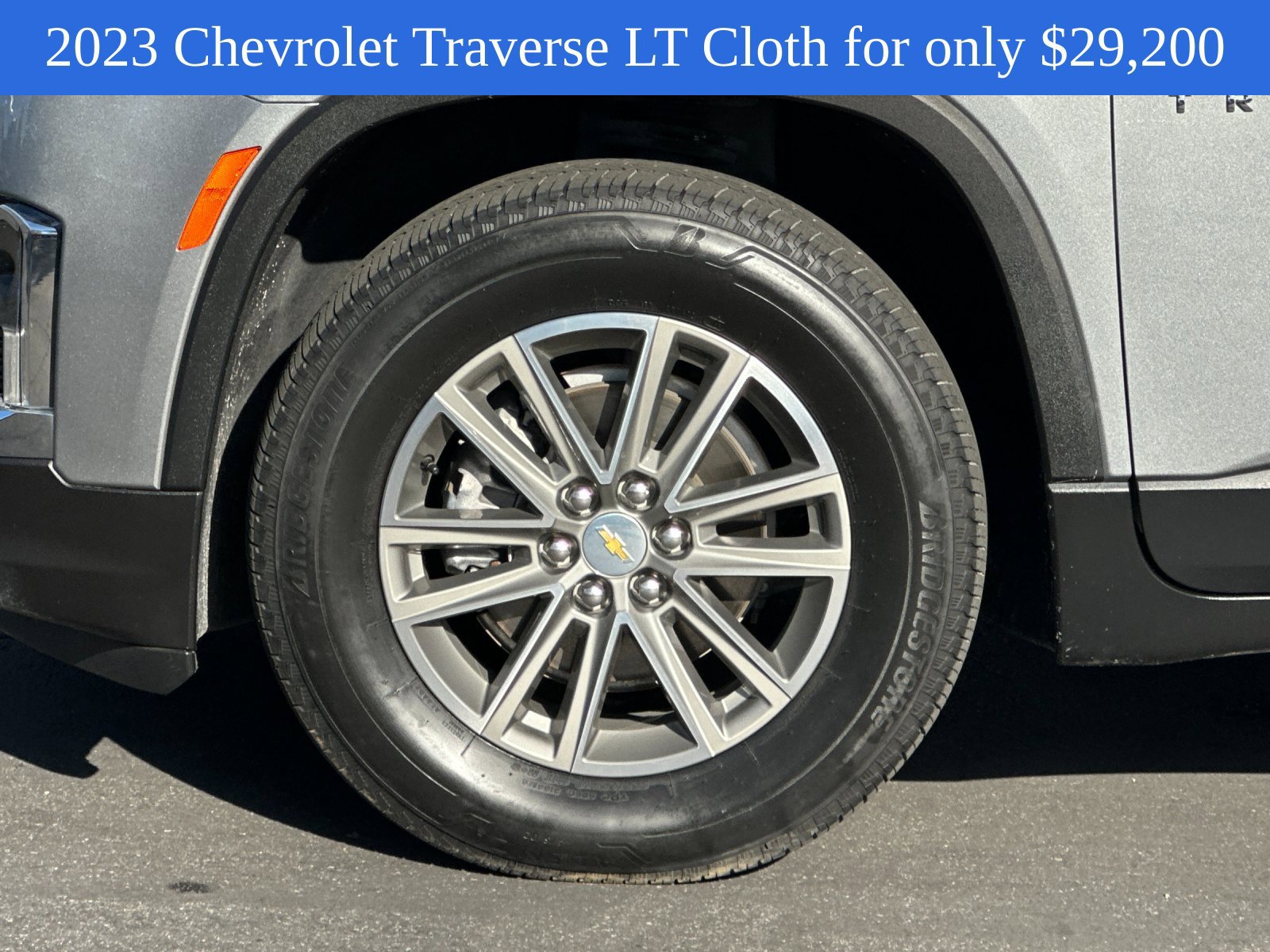 Used 2023 Chevrolet Traverse LT FWD image 28