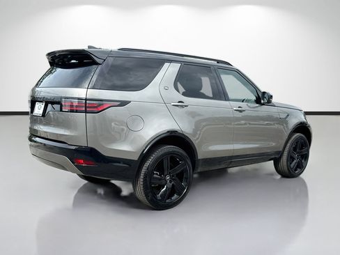 Used 2025 Land Rover Discovery Dynamic SE AWD/4WD image 5