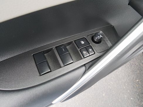 Used 2022 Toyota Corolla Cross L image 18