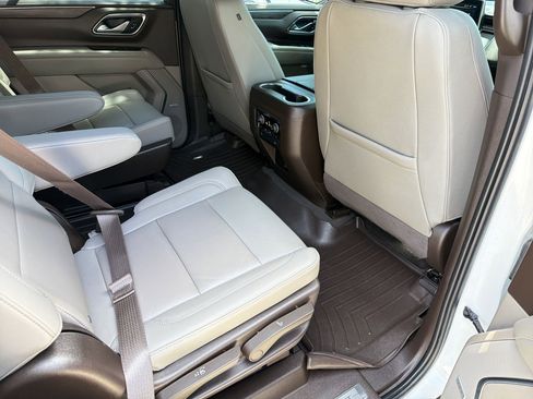 Used 2022 Chevrolet Tahoe Z71 w/ Luxury Package image 30