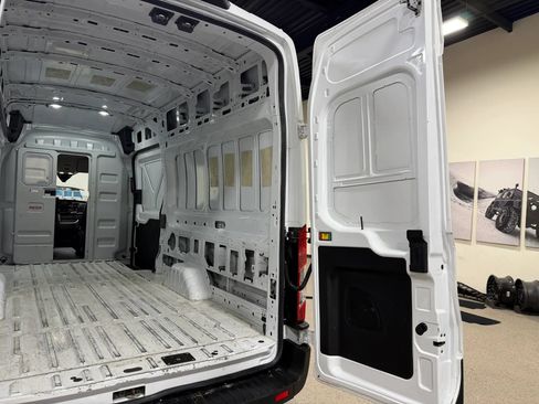 Used 2023 Ford Transit 250 148 High Roof Extended RWD image 23
