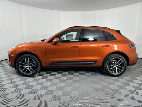 Used 2025 Porsche Macan image 2
