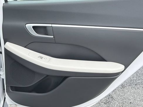 New 2026 Hyundai Sonata SEL FWD image 18
