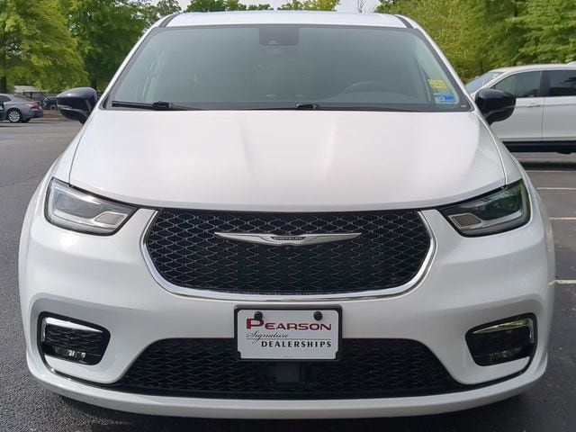 Used 2024 Chrysler Pacifica Limited FWD image 8