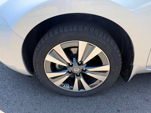Used 2017 Nissan Leaf SV w/ Premium Package FWD image 28