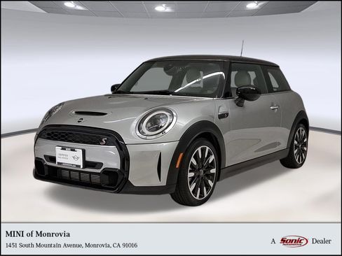 Used 2024 MINI Cooper S FWD image 1