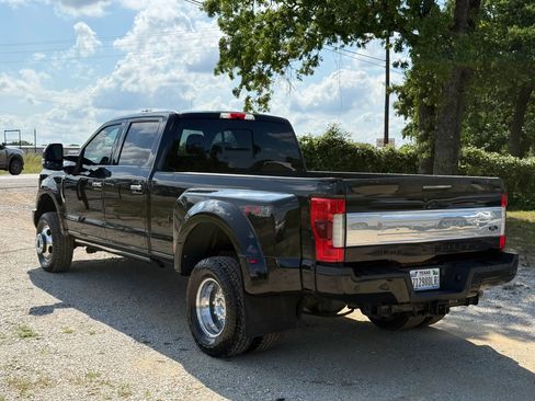 Used 2018 Ford F350 Platinum w/ Platinum Ultimate Package AWD/4WD image 4