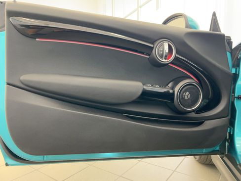 Used 2019 MINI Cooper S w/ Driver Assistance Package image 18