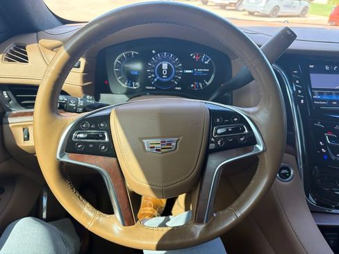 Used 2017 Cadillac Escalade Platinum AWD/4WD image 13